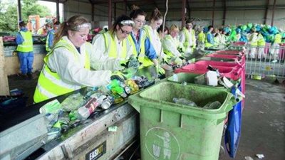 «استيراد المخلفات» يهدد مصير حكومة مدبولي