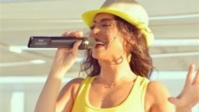 شاهد.. دوللي شاهين تنشر صورها بالـ«هوت شورت»