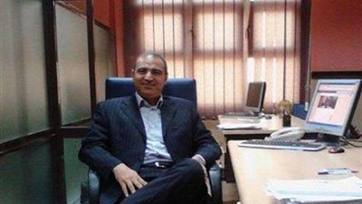 بعد ارتفاع أسعارها.. «دكتور جامعي» يكشف سبب تراجع «الصحافة الورقية»