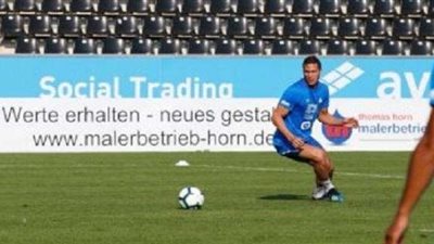 رمضان صبحي يبدأ مشواره مع هدرسفيلد أمام تشيلسي على مقاعد البدلاء