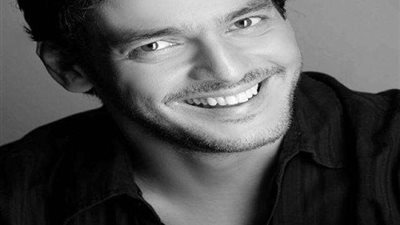 خالد أبو النجا يدعم المثليين من جديد على تويتر: «لا يوجد فرق بيننا وبينهم»