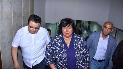 بالصور .. وزيرة الثقافة وخالد جلال يشهدان عرض «سيلفي مع الموت»