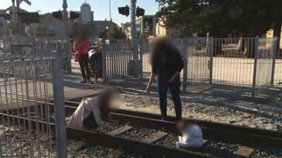 أم تعرض رضيعها للموت من أجل ”سيلفي”