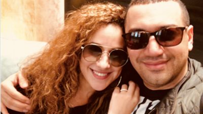 الملابس تُثير الشكوك حول علاقة معز مسعود مع شيري عادل