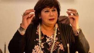 إيناس عبد الدايم تقرر إنشاء «مسرح المواجهة و التجوال»