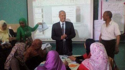 «تعليم الأقصر» تُدرب ٦٩٧ مُدرسة رياض أطفال على النظام التعليمي الجديد