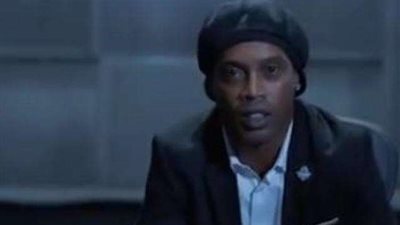 بالفيديو.. رونالدينيو للجماهير المصرية: «غيروا مبادئكم.. بيراميدز نادي القرن»