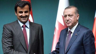 أردوغان يلجأ لتميم للتغلب على العقوبات الأمريكية ومواجهة الأزمة الاقتصادية