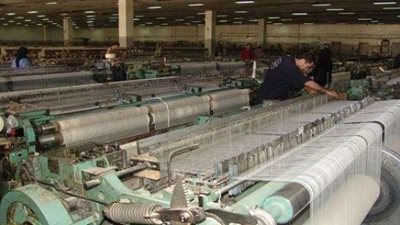 صناعة الغزل والنسيج..  تاريخ مصر يحتضر: العمال بلا أجور والماكينات متهالكة