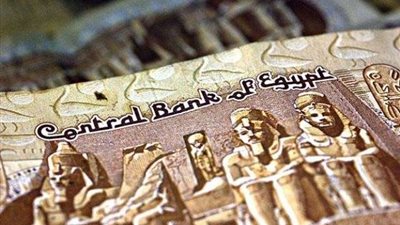 ”بلومبرج” تقارن بين وضع الجنيه المصري والليرة التركية