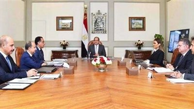 السيسي يجتمع بمدبولي ووزراء «الاستثمار والتجارة وقطاع الأعمال»
