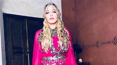 بالصور.. مادونا بالجلباب المغربي احتفالاً بعيد ميلادها