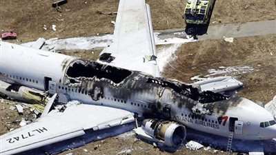 دخان ثم دوران بالجو.. اللحظات الأخيرة للطائرة الإثيوبية المنكوبة