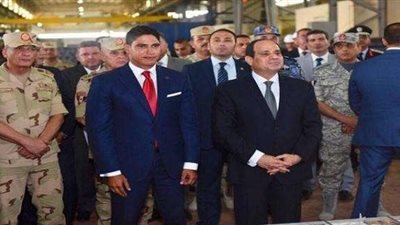 بالفيديو والصور.. السيسي يتفقد مصنع حديد المصريين ببني سويف