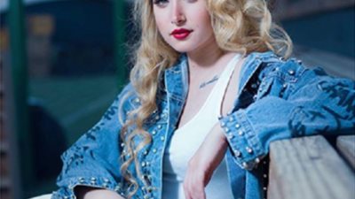 أول ظهور  لهنا الزاهد بعد خطويتها (صور)