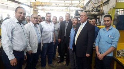 رئيس مترو الأنفاق والعضو المنتدب يتفقدان ورشة صيانة القطارات بطرة