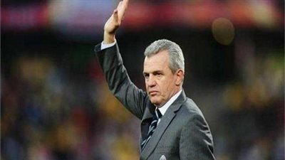 أجيري يحضر مباراة الزمالك والمقاصة برفقة هاني رمزي