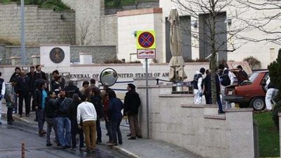 سيارة مجهولة تطلق النار على السفارة الأمريكية بتركيا