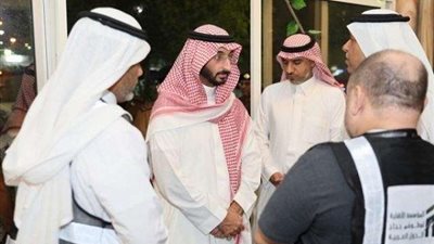 نائب أمير مكة يستمع لخطة نقل الحجاج من داخل قطار المشاعر (صور)