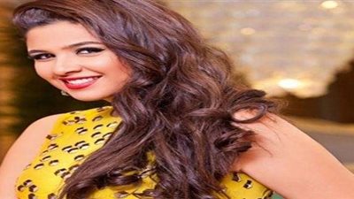 «قبلة الشارع».. ياسمين عبد العزيز تثير الجدل بصورة جريئة