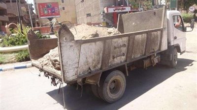 رئيس مدينة الأقصر يجرى جولة ميدانية لمتابعة الاعمال بشارع خالد بن الوليد