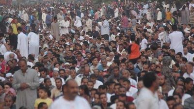 المئات يؤدون صلاة العيد بمسجد «خاتم المرسلين» في الهرم