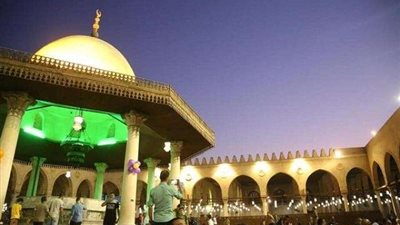 شاهد.. استعدادات مسجد عمرو بن العاص لصلاة العيد