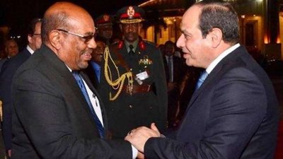 السيسي يهنئ البشير والشعب السودانى بعيد الأضحى المبارك