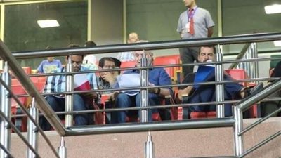 «أجييري» في مدرجات السلام لمتابعة نجوم المنتخب