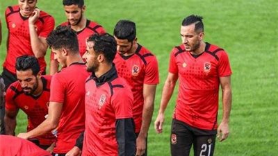 الأهلي يخوض مران خفيف في غياب «الشناوي» وميدو جابر