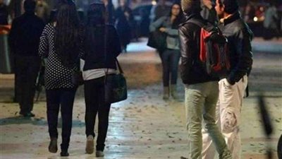 فيديو فاضح لشباب دمنهور أثناء تحرشهم بـ3 فتيات في الشارع