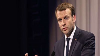 ماكرون يرحب بقرار بوتقليقة عدم الترشح لولاية خامسة
