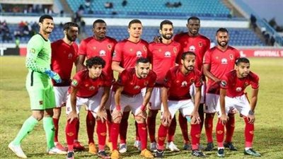 الأهلى يعبر الحدود بثنائية ويتصدر جدول الدوري