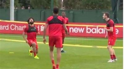 شاهد.. محمد صلاح يشارك في مباراة للكرة الطائرة