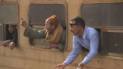 شاهد.. استقبال المواطنين للفريق كامل الوزير بمحطة مصر 