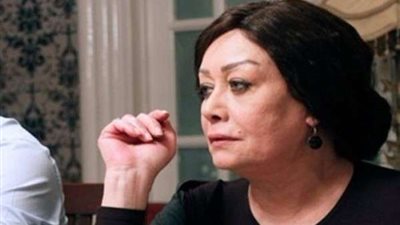 هالة فاخر محتارة بين 