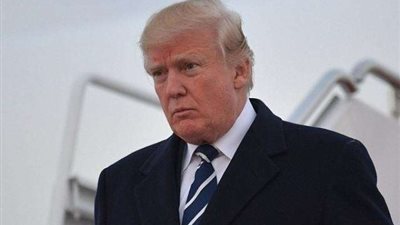 ترامب يواسي أسرة ”ماكيـن”