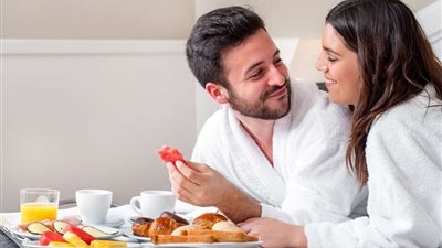 للمتزوجين.. تجنب هذه الأطعمة فقد تؤثر على العلاقة الحميمية