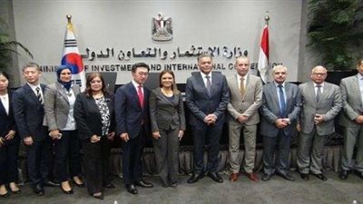 وزير النقل يوقع اتفاقية خاصة بتصنيع وتوريد 32 قطار للخط الثالث بمترو الأنفاق