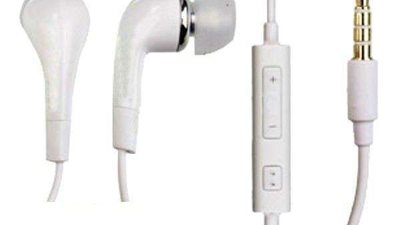 كارثة.. ترك السماعات في أذنه أثناء النوم ففقد حاسة السمع