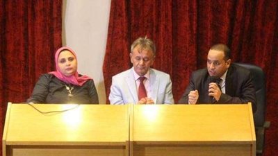 بالصور.. مناقشة ديوان «بكى نصف الكلام» بدار الأوبرا