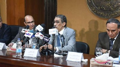 بالصور.. ضياء رشوان يعرض برنامجه الانتخابي من مؤسسة الأهرام