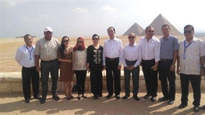 بالصور.. رئيس فيتنام يزور أهرامات الجيزة ويشيد بالحضارة المصرية