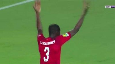 كوليبالي يسجل الهدف الثاني للأهلى في شباك كمبالا