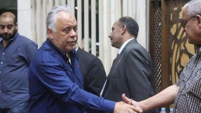 أشرف زكى يحضر  عزاء الفنان عمر ناجي