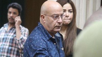 نبيل نور الدين يصل عزاء الفنان عمر ناجي