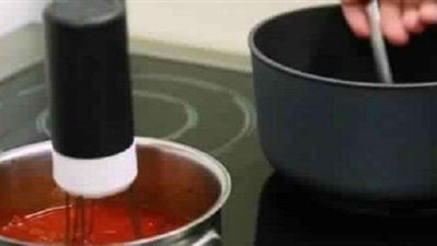 جهاز تقليب آلي للطهي يشعل مواقع التواصل.. (فيديو)