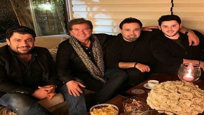 بالصور.. عاصي الحلاني بصحبة وليد توفيق على عشاء في منزله