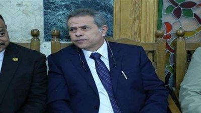 عكاشة يقدم العزاء في شقيق عصام كامل