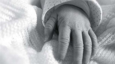 جريمة في دار السلام.. مطلقة تقتل ابنتها بعد حفلة تعذيب